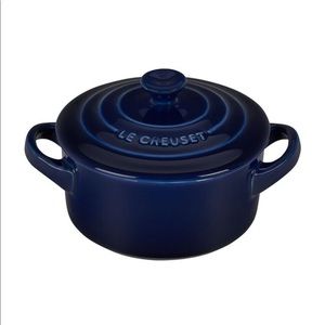 Le creuset mini cocotte ( indigo color)